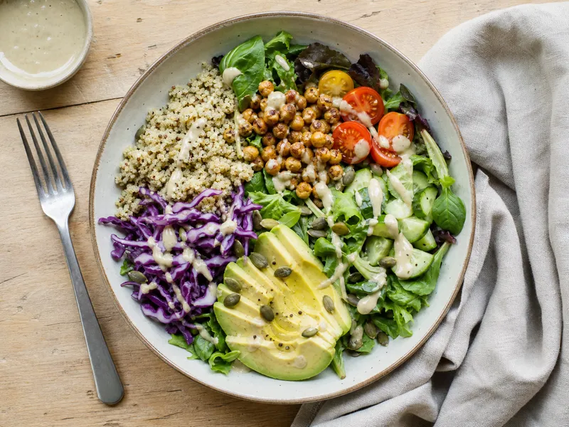 Salata: prilog ili obrok?